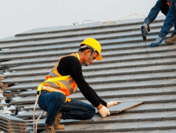 How Do You Choose Roofing Contractors in Dunstable, MA?